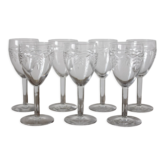 7 white wine glasses in crystal engraved in vintage frieze