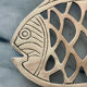 Dessous plat en laiton