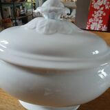Soupière ancienne en porcelaine blanche