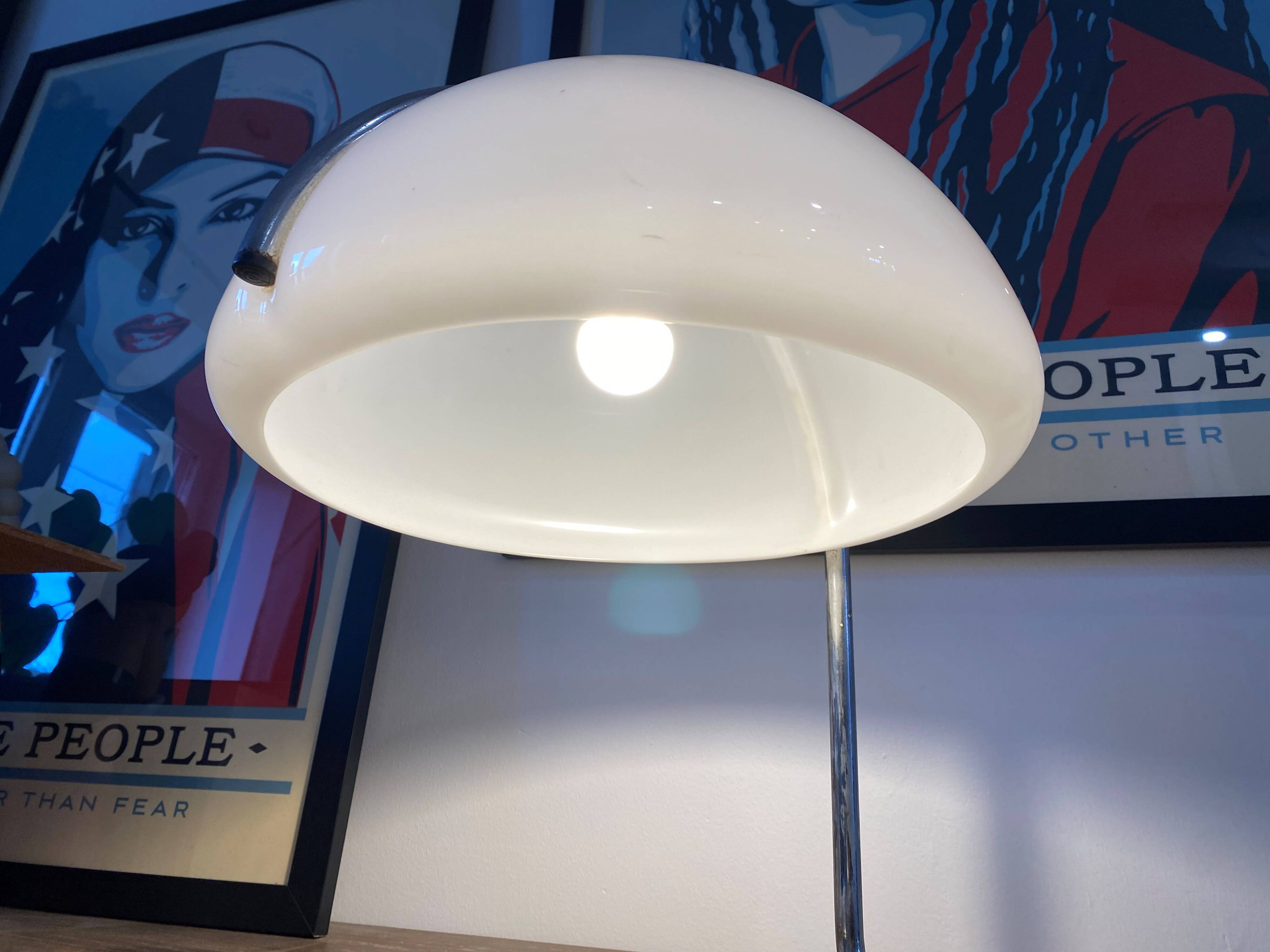 Shell lamp by Luigi Massoni and Luciano Bottura for Harvey Guzzini 1960 vintage