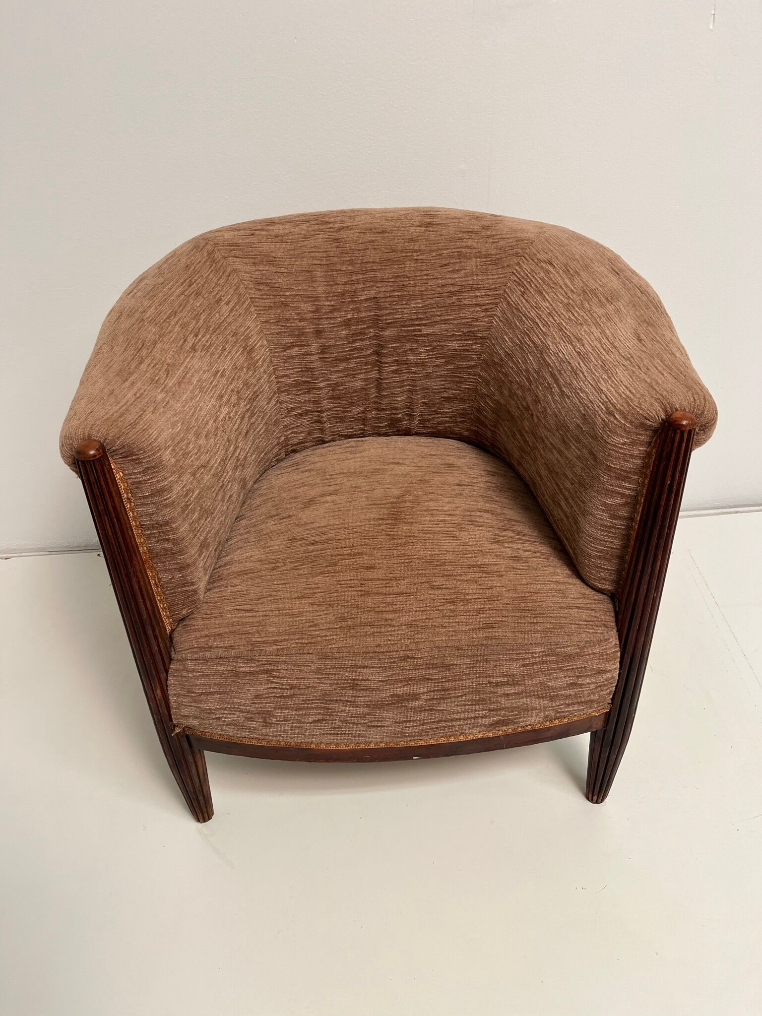 Armchair in the shape of a barrel 20-30s