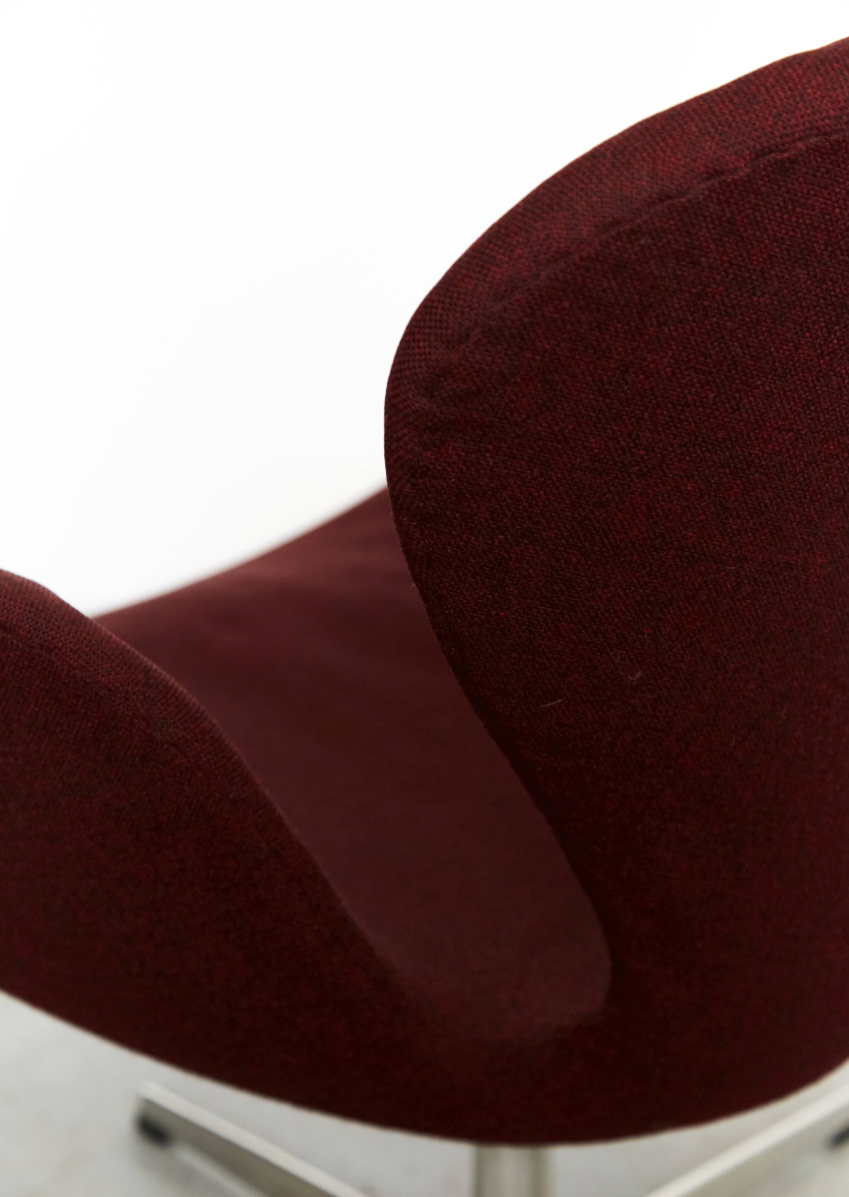 Arne Jacobsen Swan Chair for Fritz Hansen