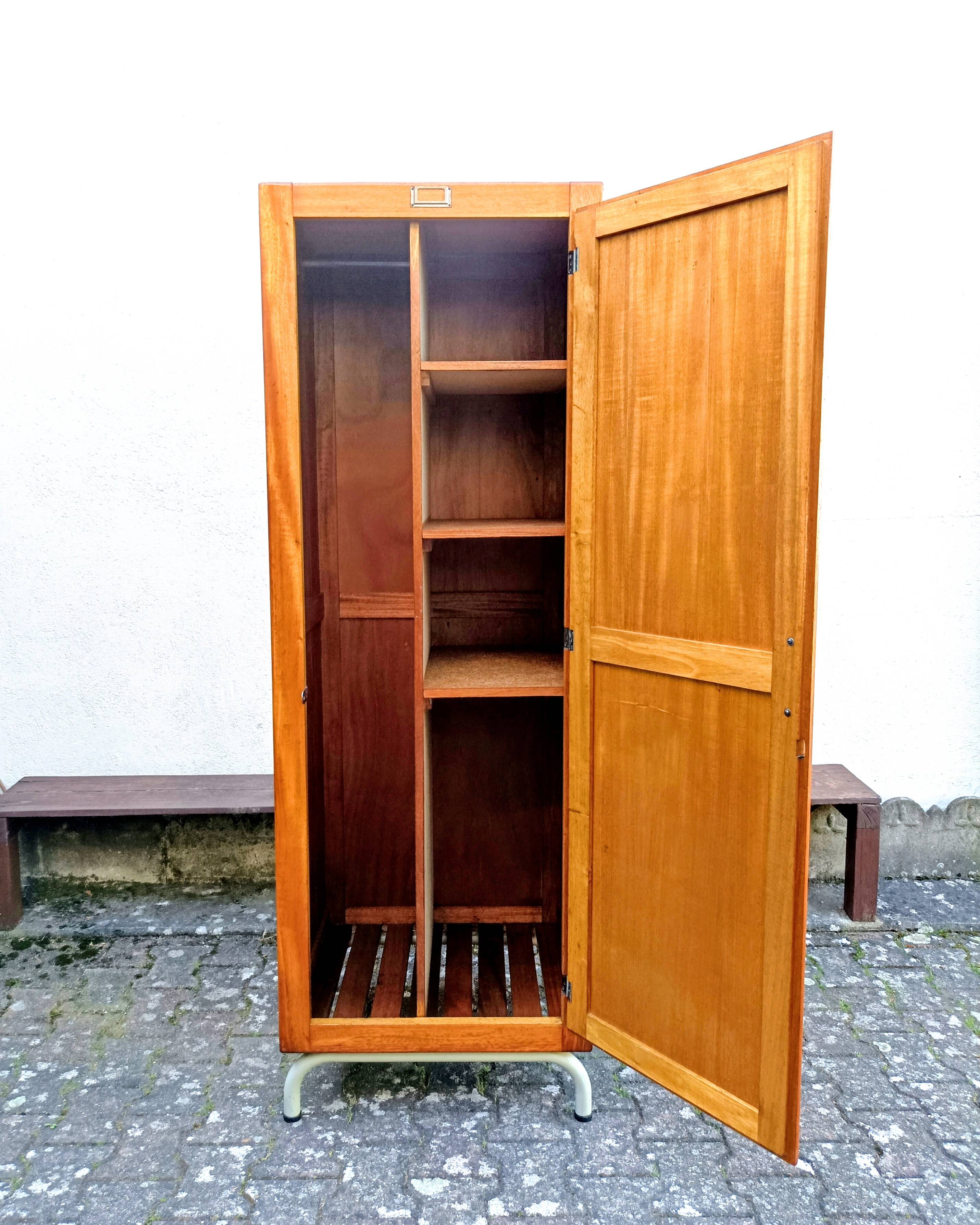 Armoire / Vestiaire d'internat