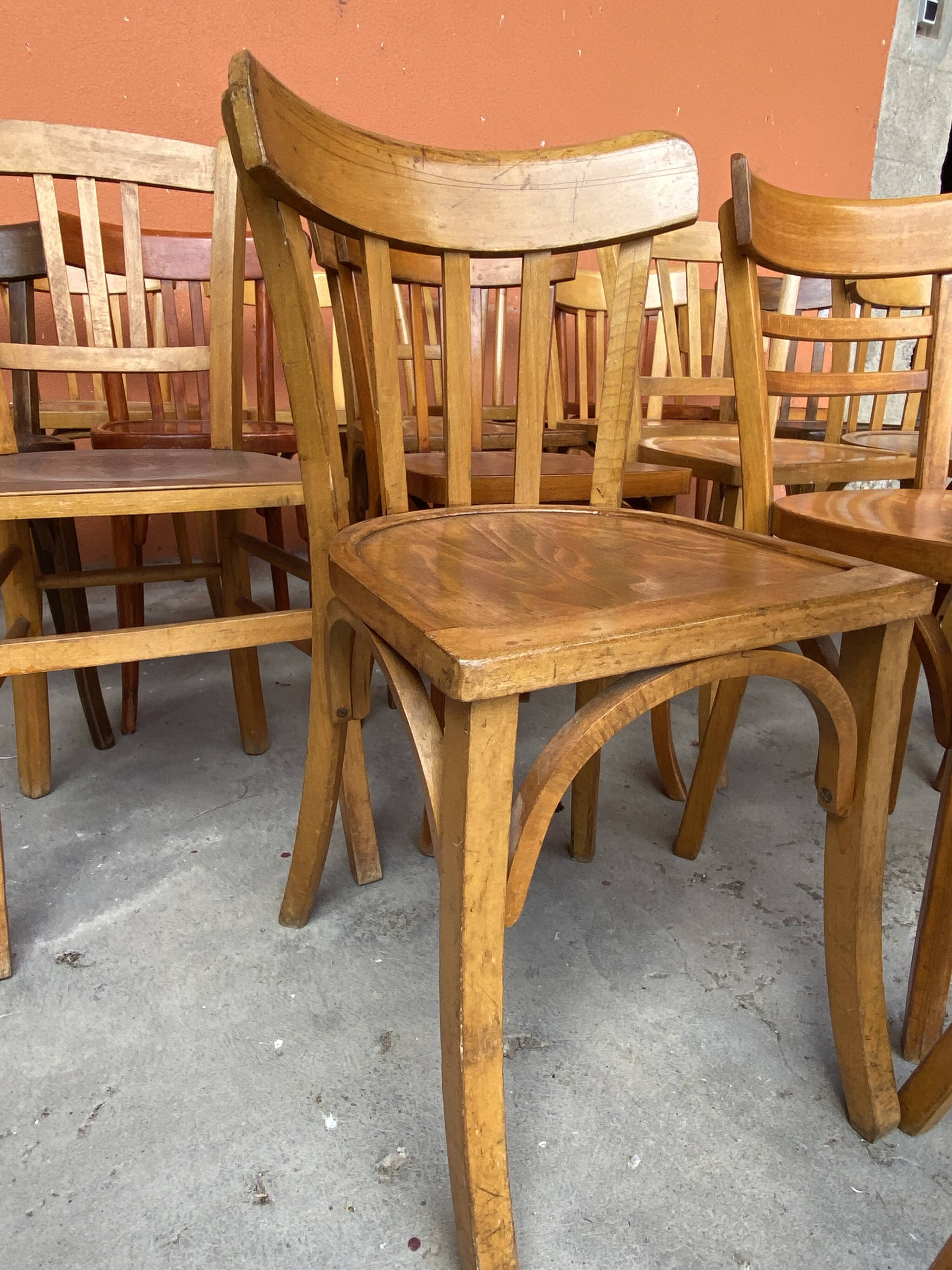 Lot of 20 mismatched Thonet Fischel restaurant bistro chairs in curved wood