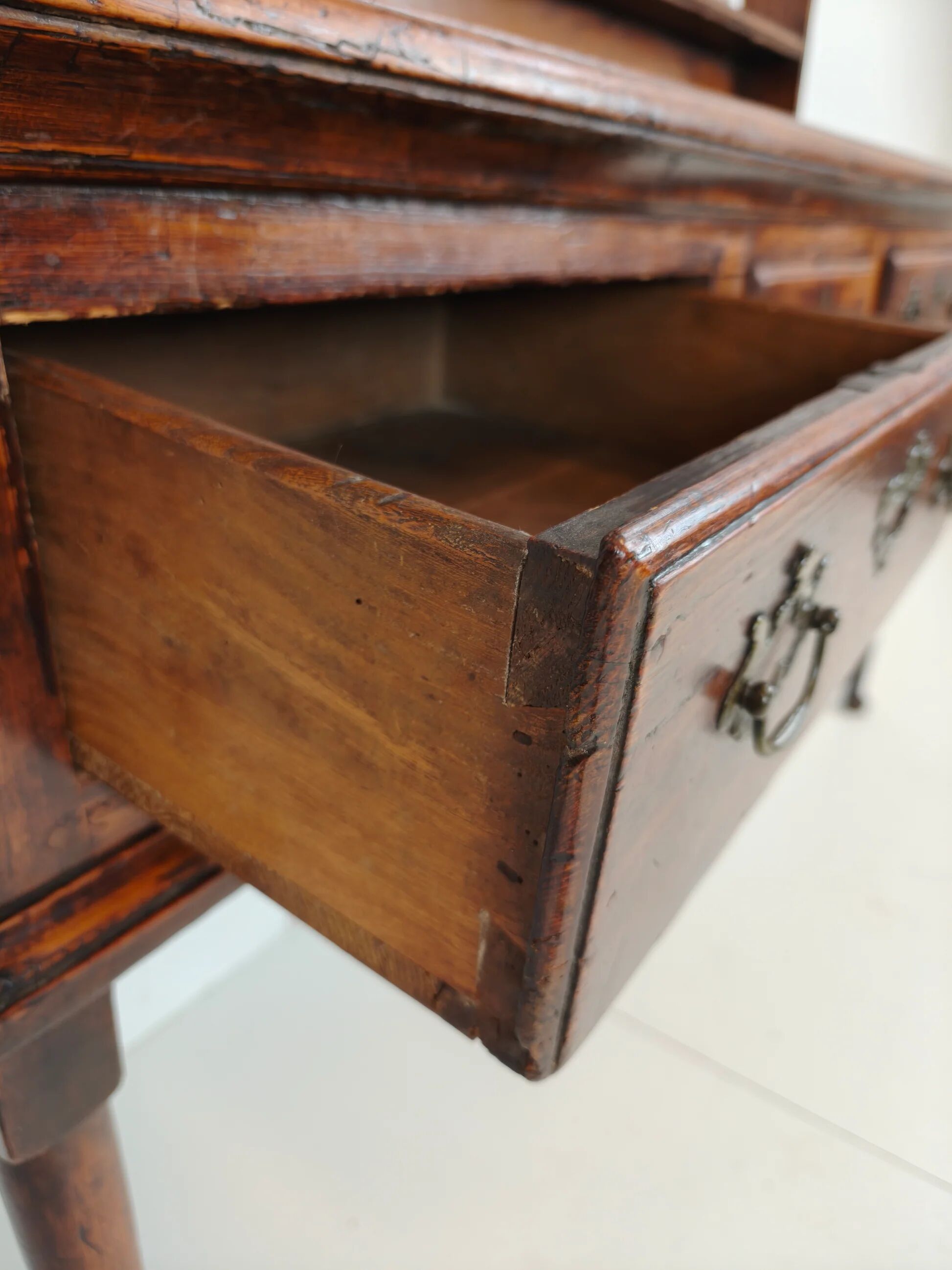 Buffet gallois de style géorgien tardif (XVIIIe siècle) – Chêne massif
