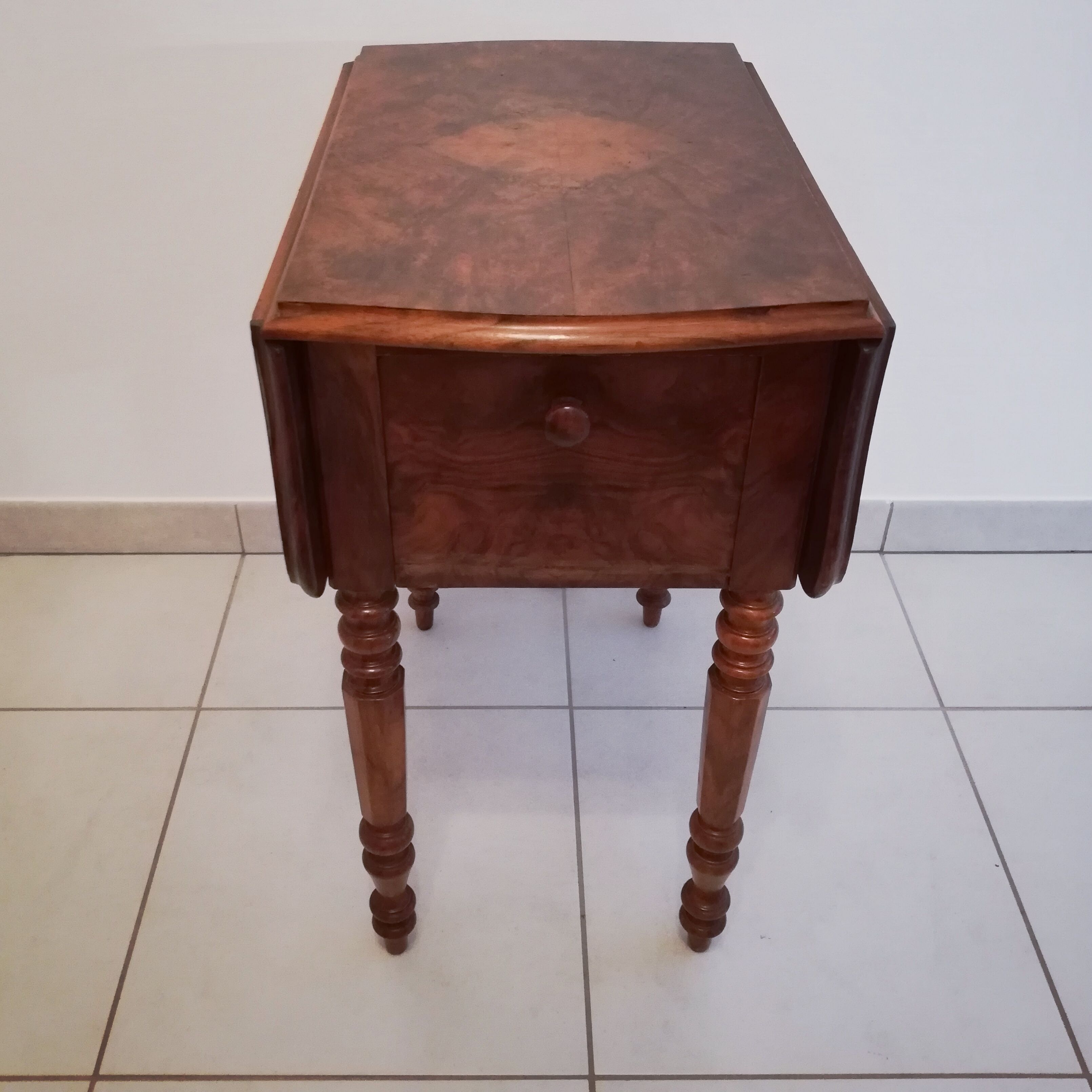 Bedside table with shutters/rabats