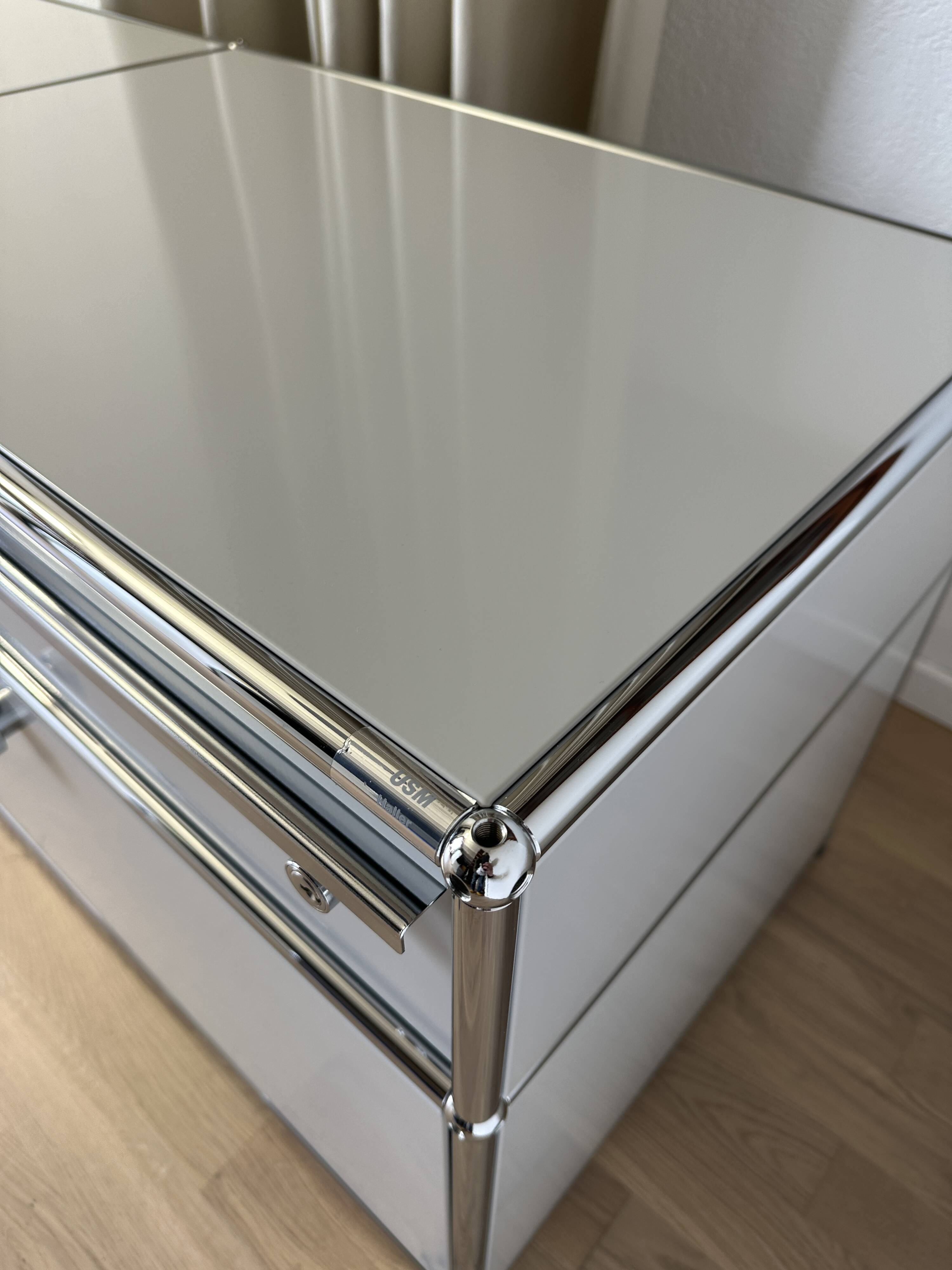 USM Haller TV unit in Light Grey