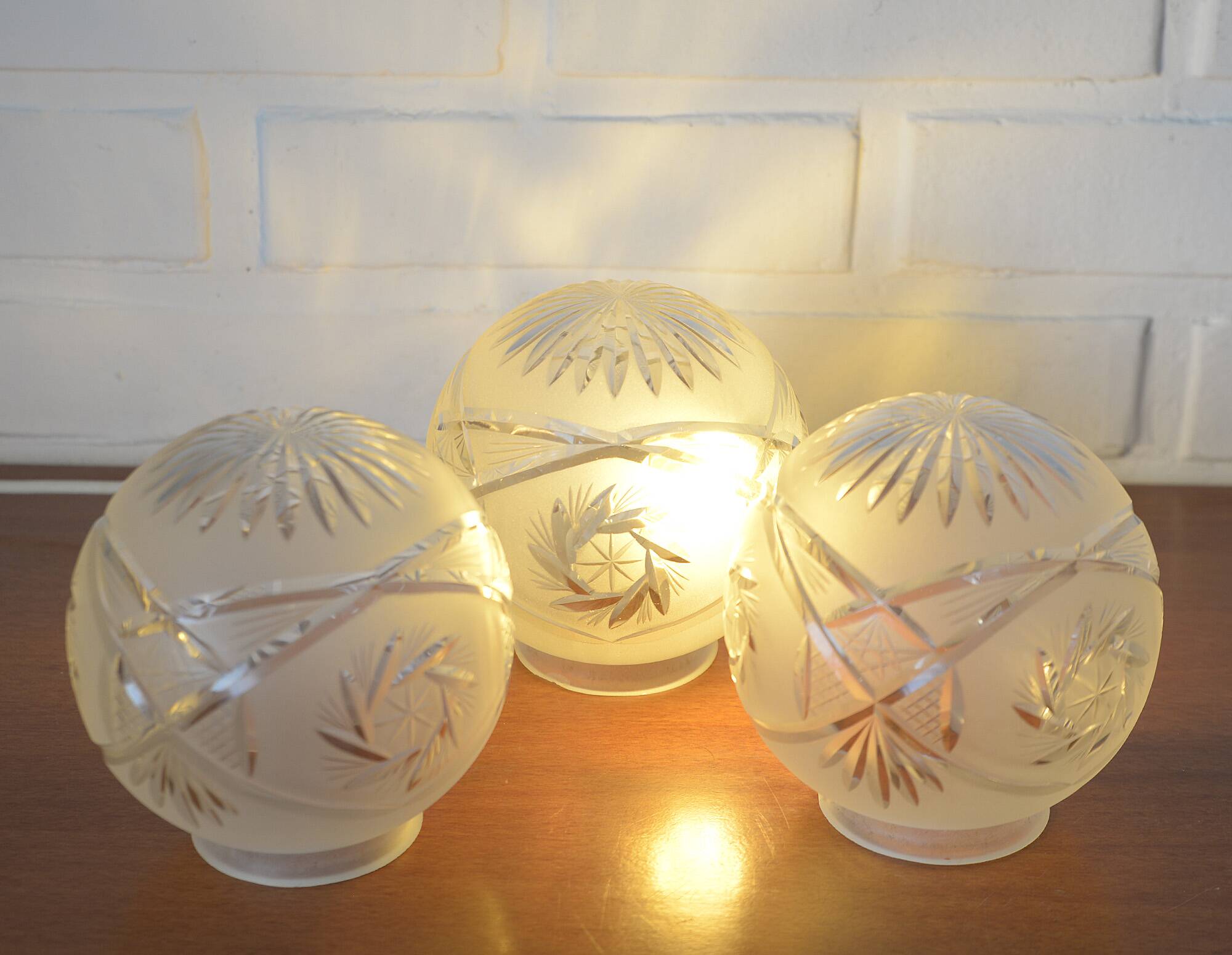 Ensemble de 3 abat-jour vintage en cristal taillé, globes soufflés à la main, années 1960