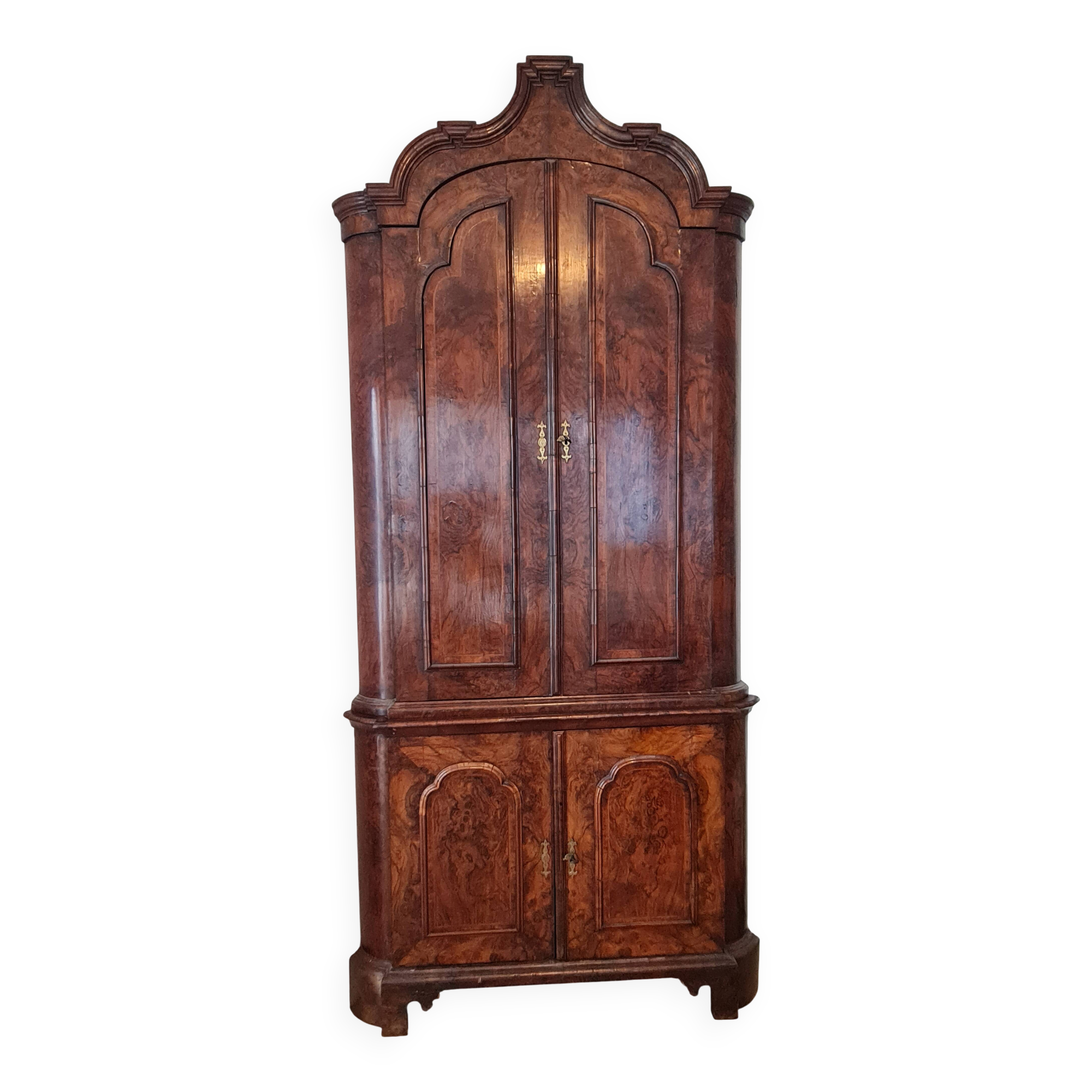 Antique Dutch corner cabinet in burl – two-body cabinet from the 19th century