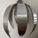 Metal flower pendant