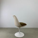 Eero Saarinen Tulip Dining Set with Swifel Chairs for Knoll International 1960s