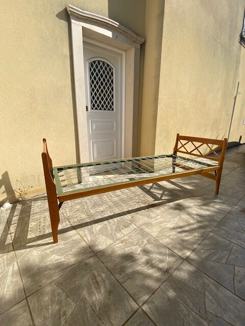 Single bed 1 person 70s