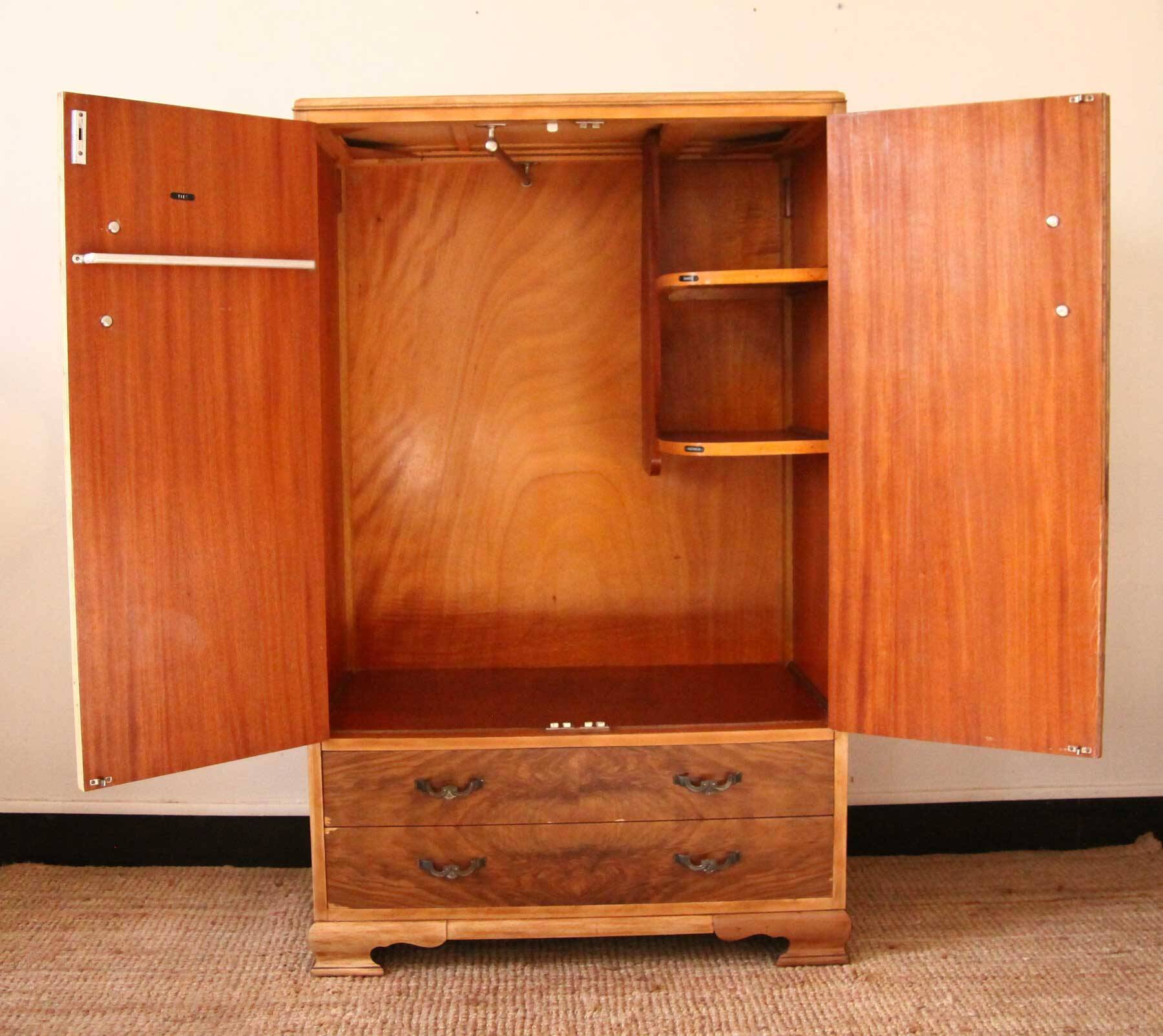 Armoire anglaise Art Déco