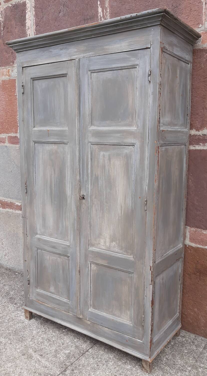 Wardrobe (shelves and/or hanging space)