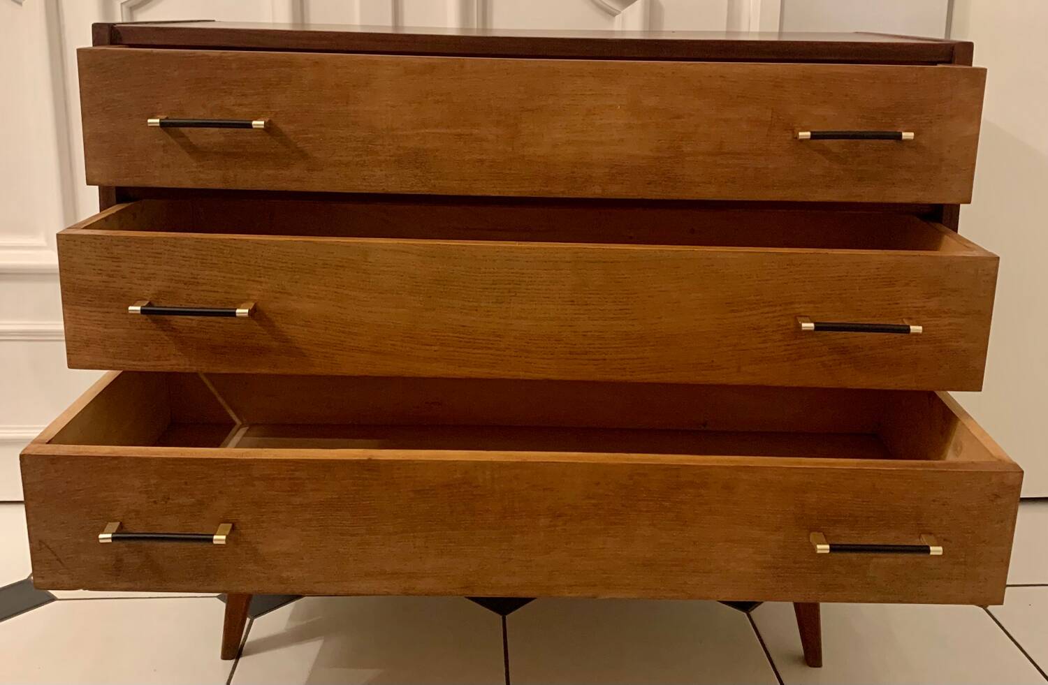 Commode vintage pieds compas