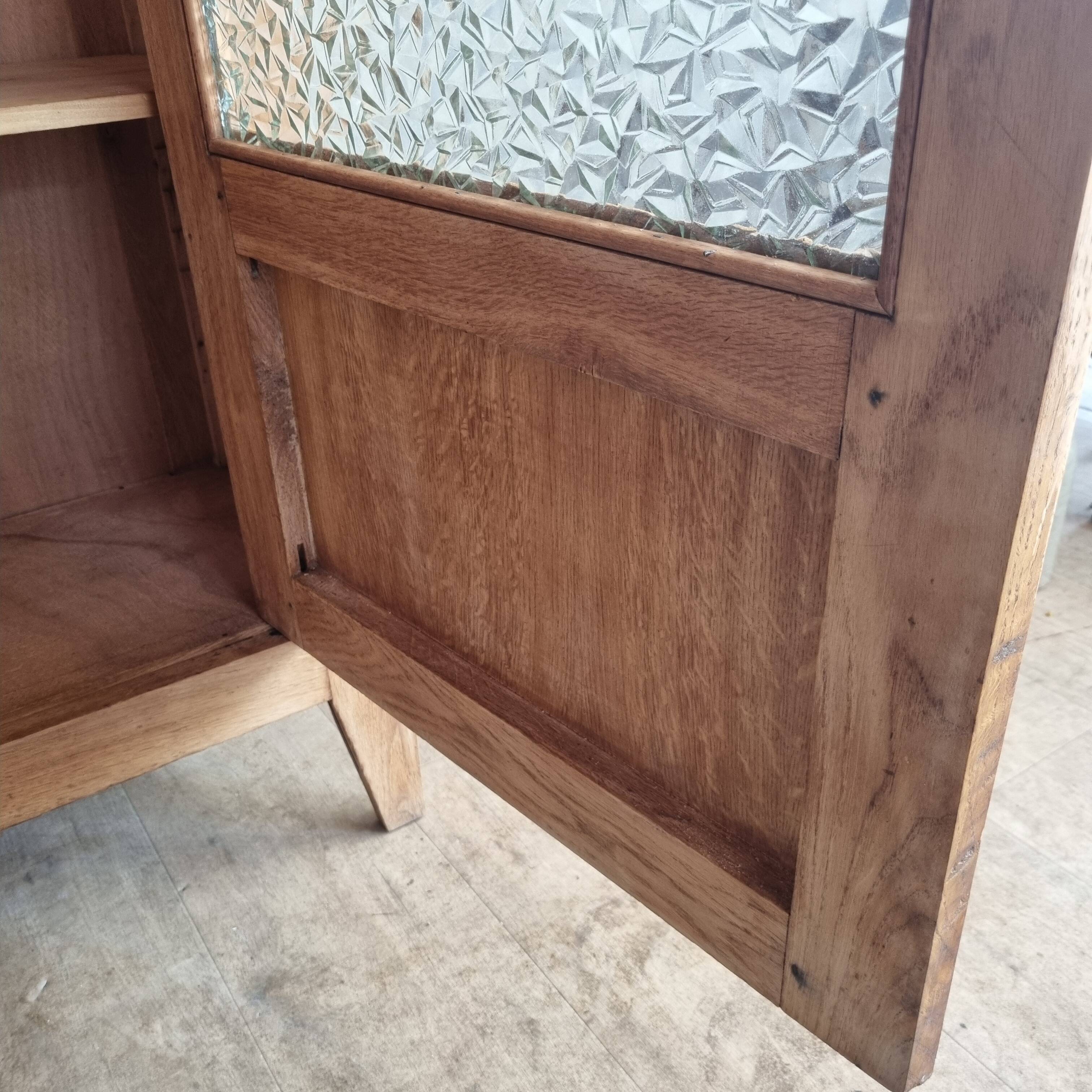 Glass cabinet