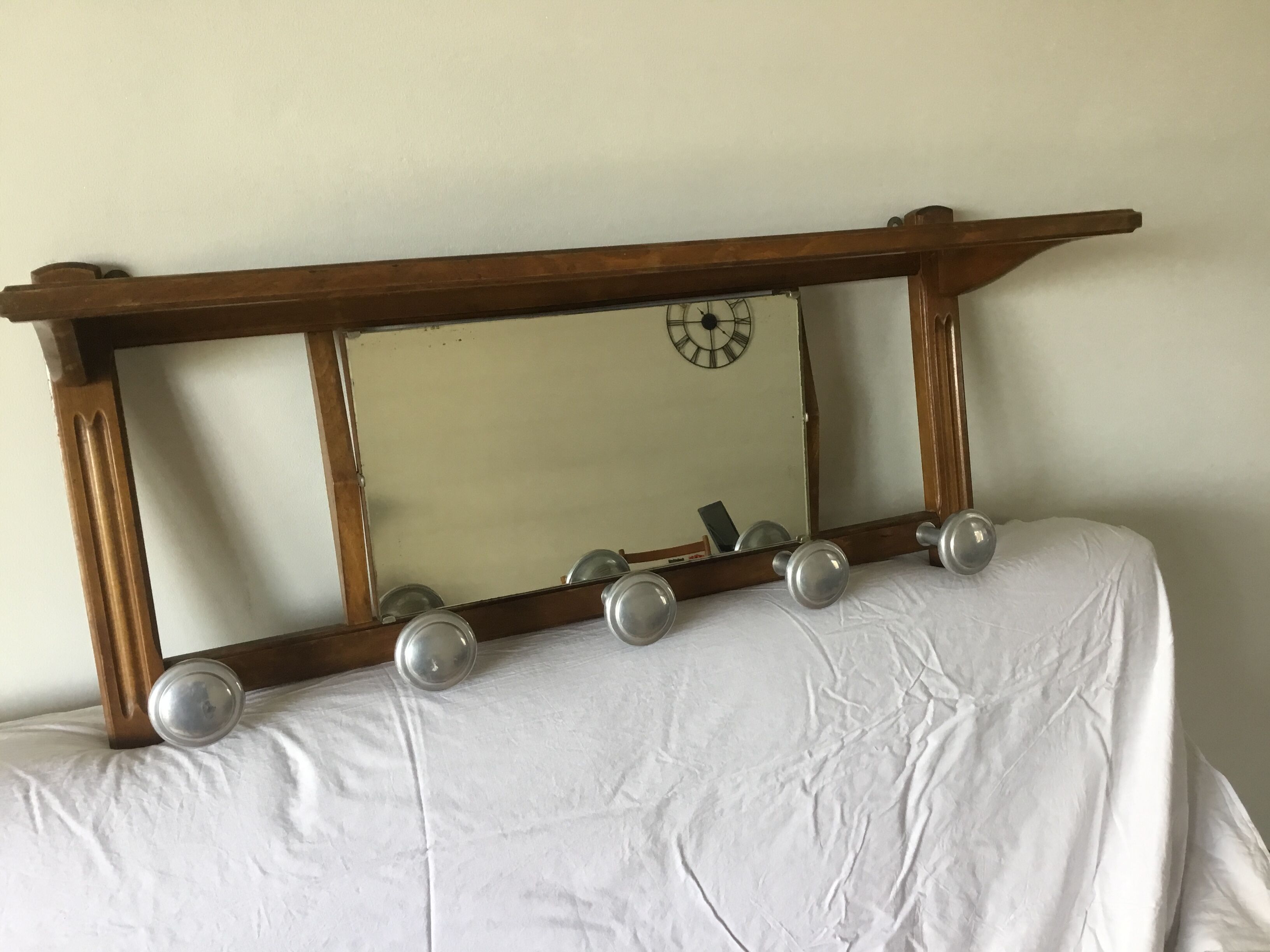 Wall coat rack