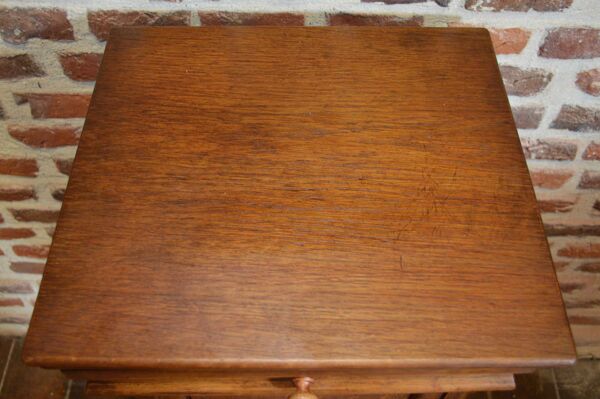 Table de chevet style Louis Philippe en chêne