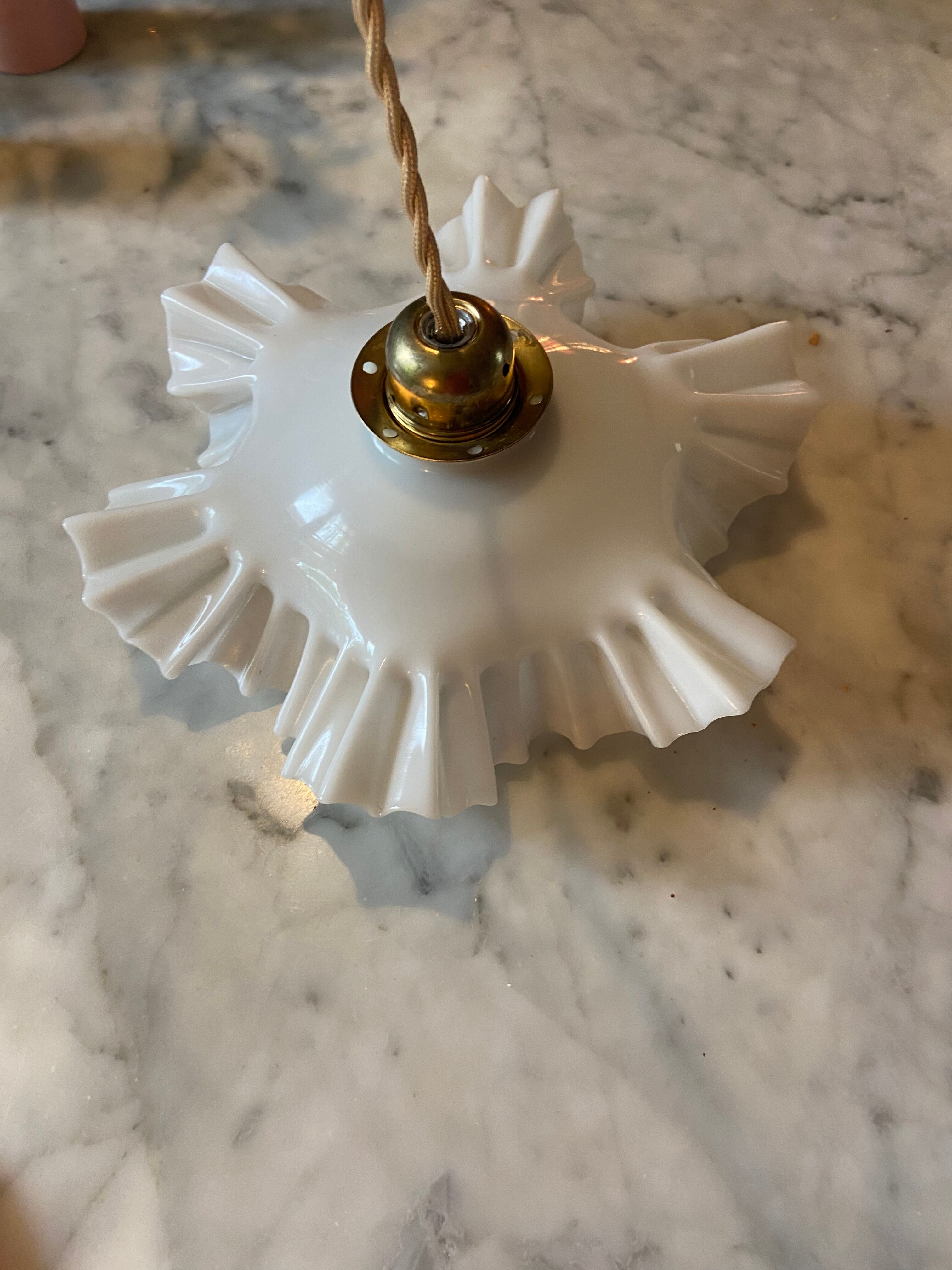 Suspension or walkman in vintage opaline