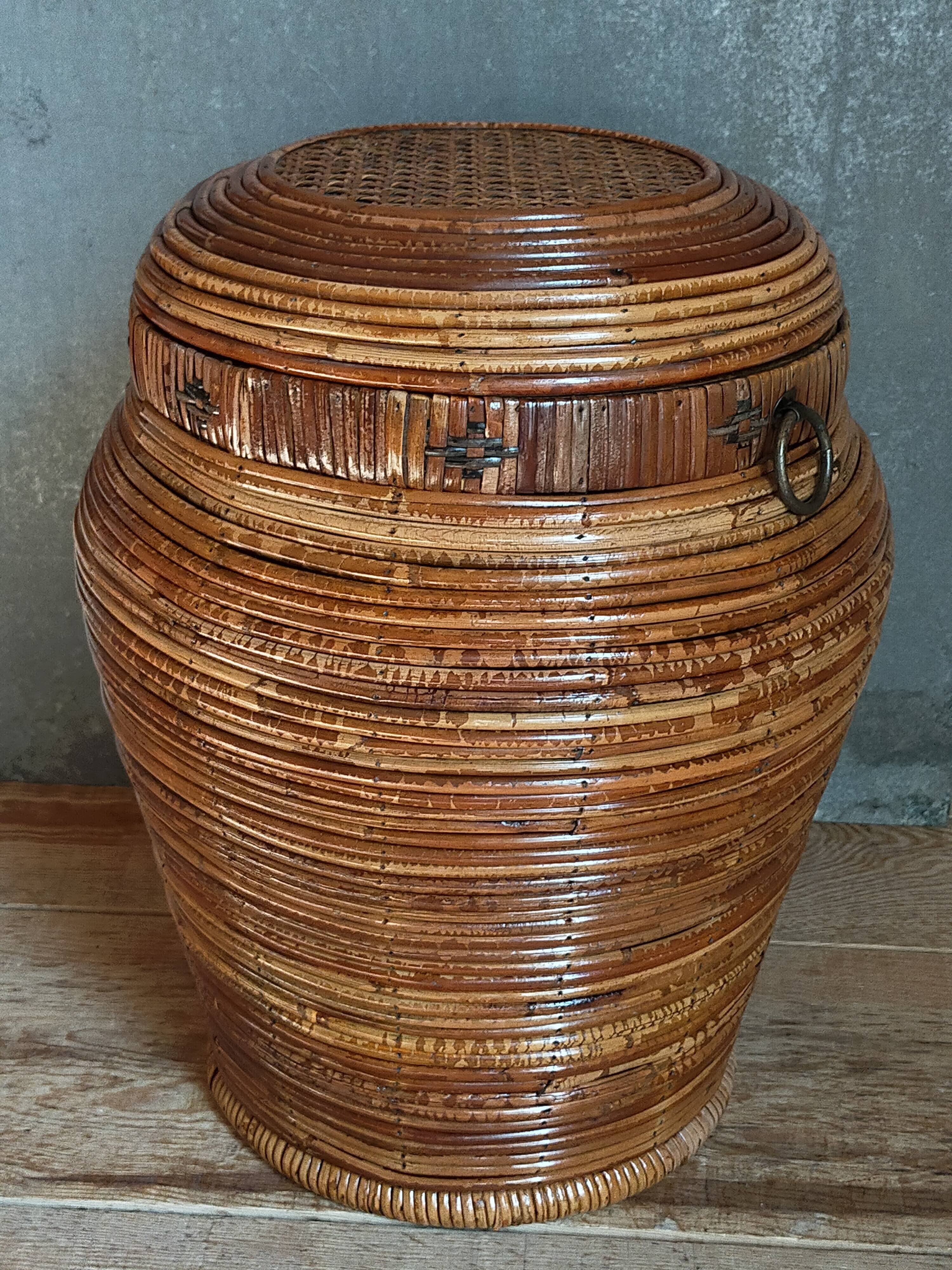 Basket with wooden lid and rattan early XXth
