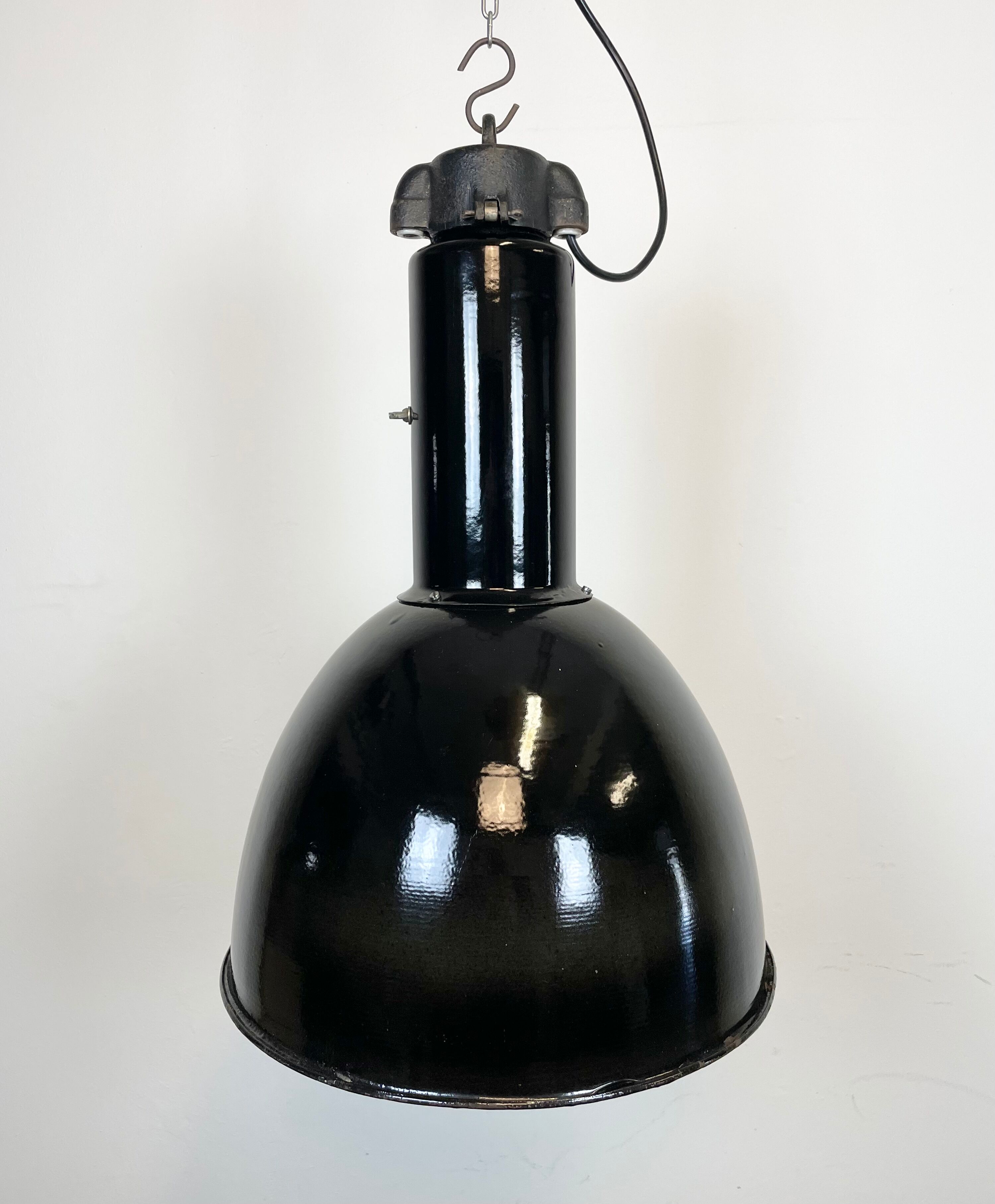 Industrial bauhaus black enamel pendant lamp, 1930s