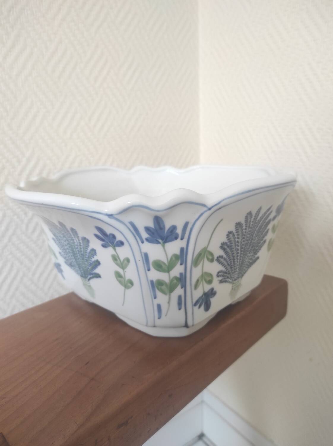 Ceramic planter