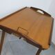 Table d'appoint plateau de service Aase Dreieri Ganddal Norvège  en teck et chêne années 1960