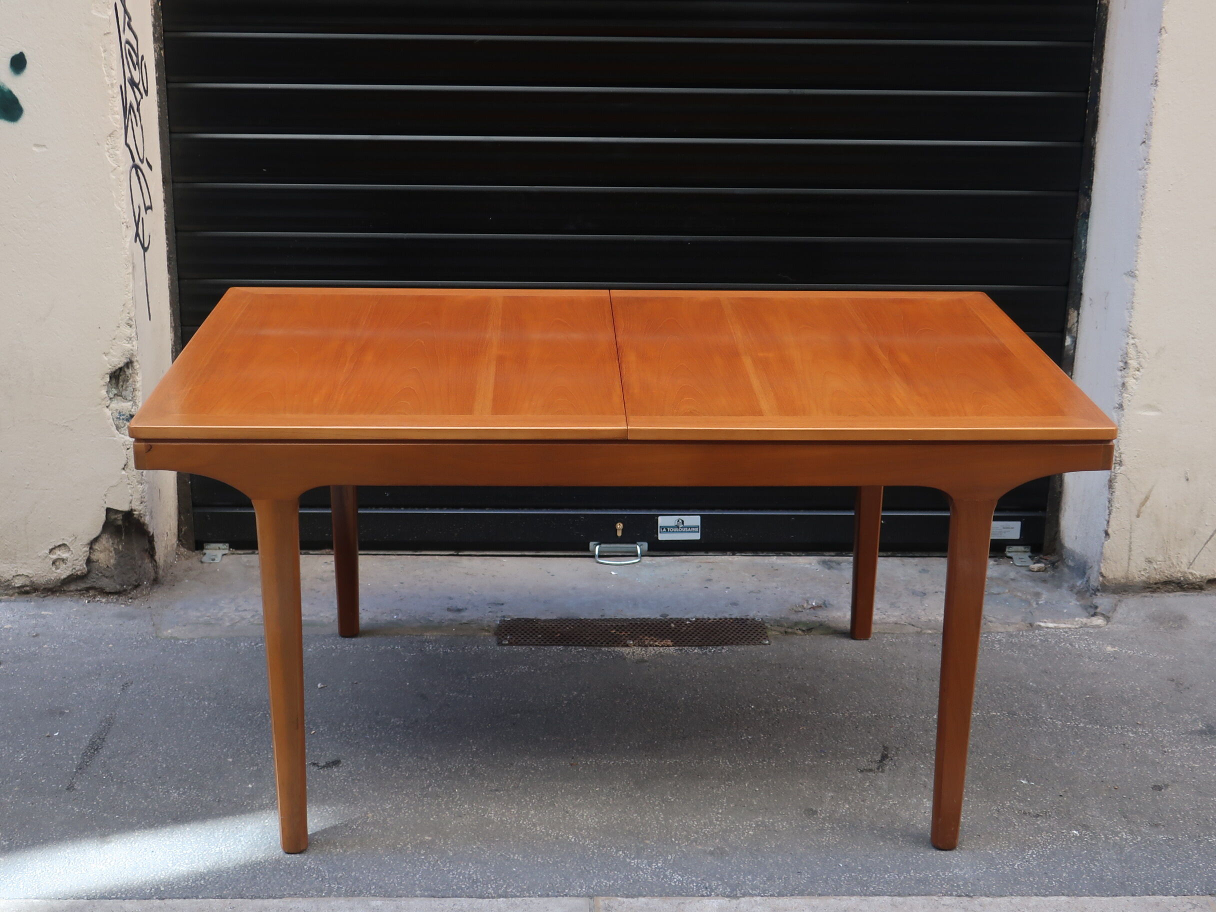 Nathan furniture dining table in 60s teak with butterfly extension