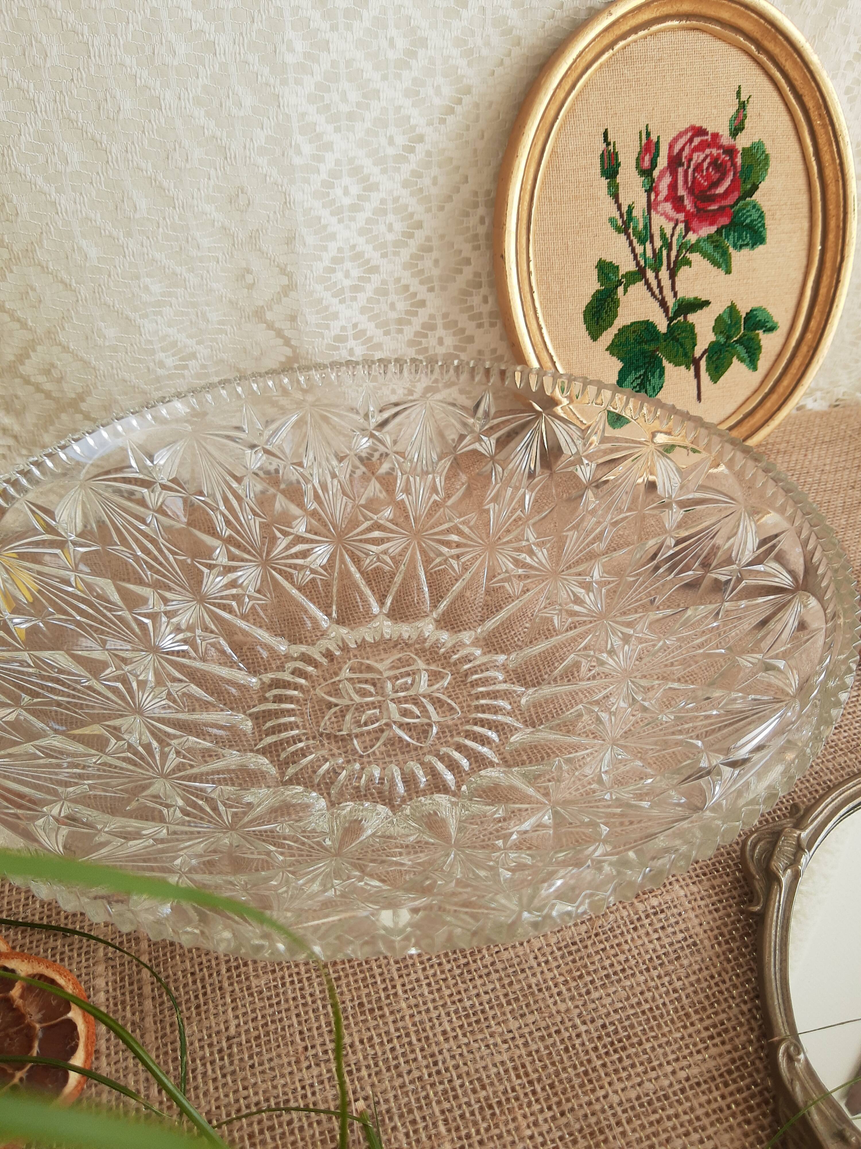 Large chiseled glass fruit cup