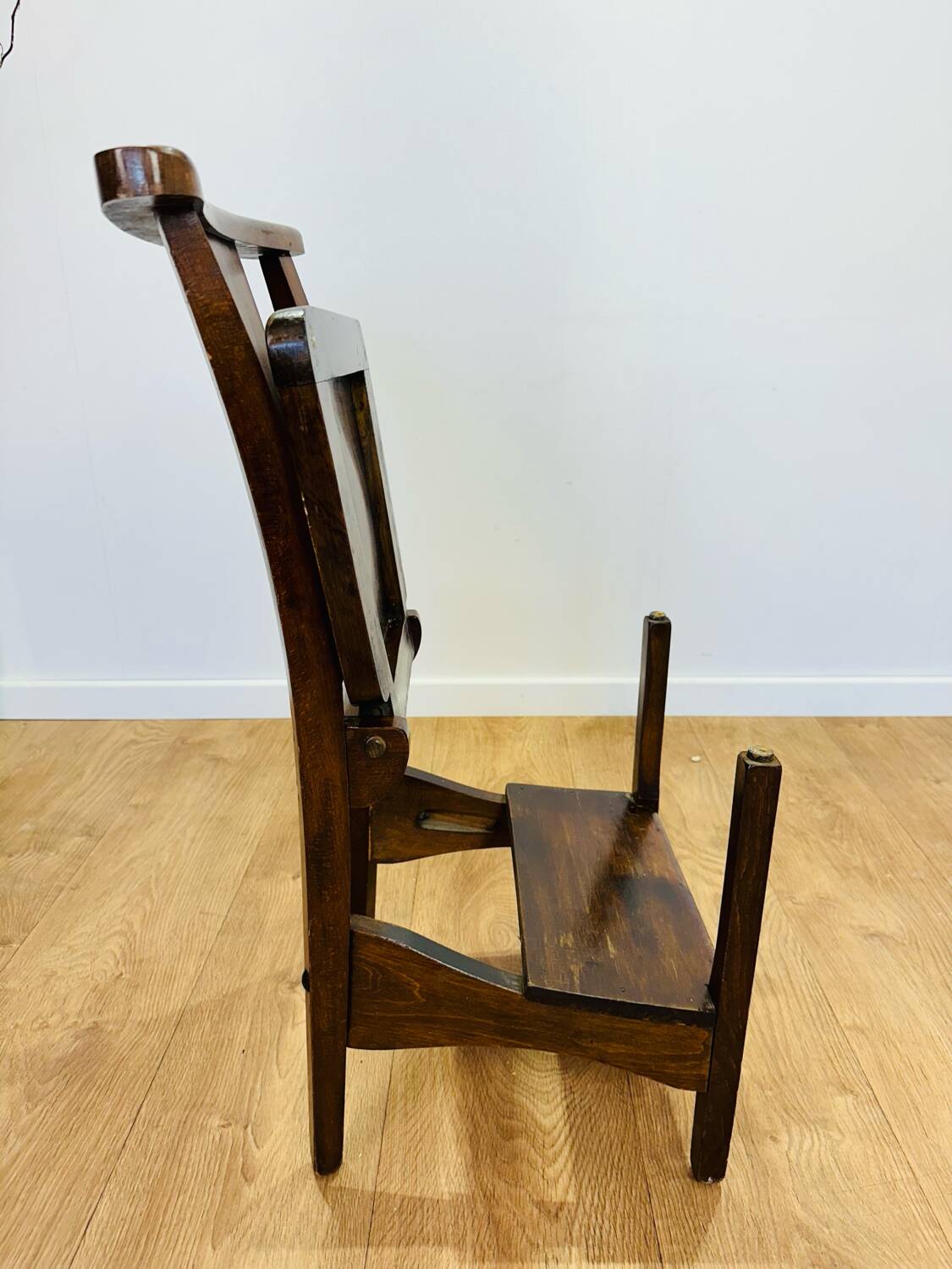 6 “pray to God” chairs