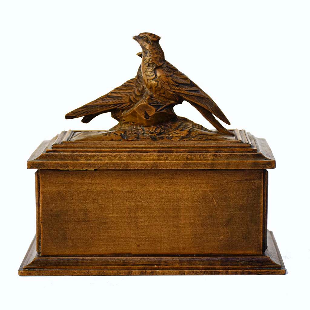 Box box carved wood flower foliage 2 birds black forest with old key