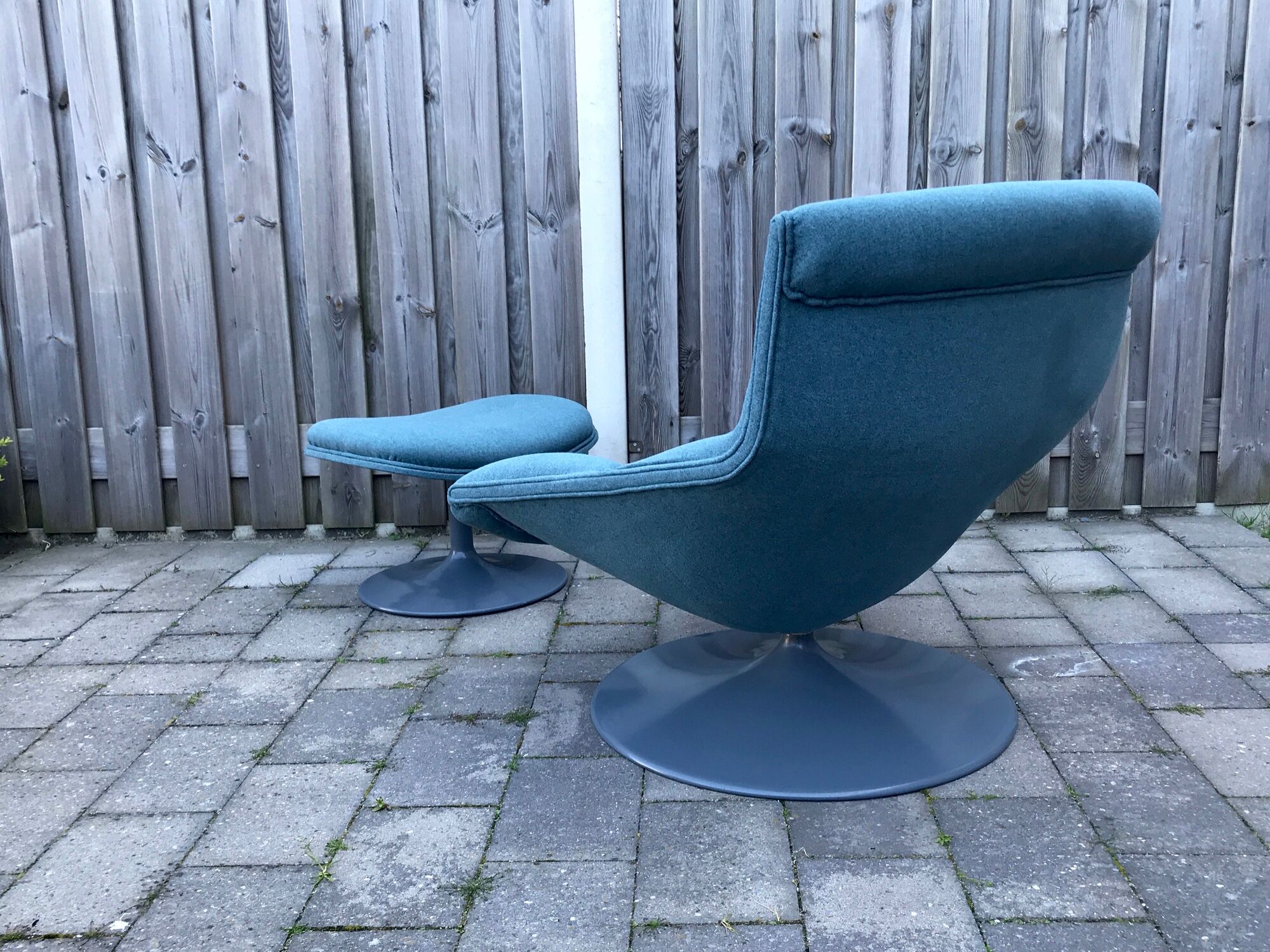Artifort F520 armchair by Geoffrey Harcourt with P510 ottoman