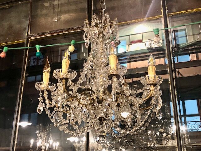 Candle with tassels 8 lights