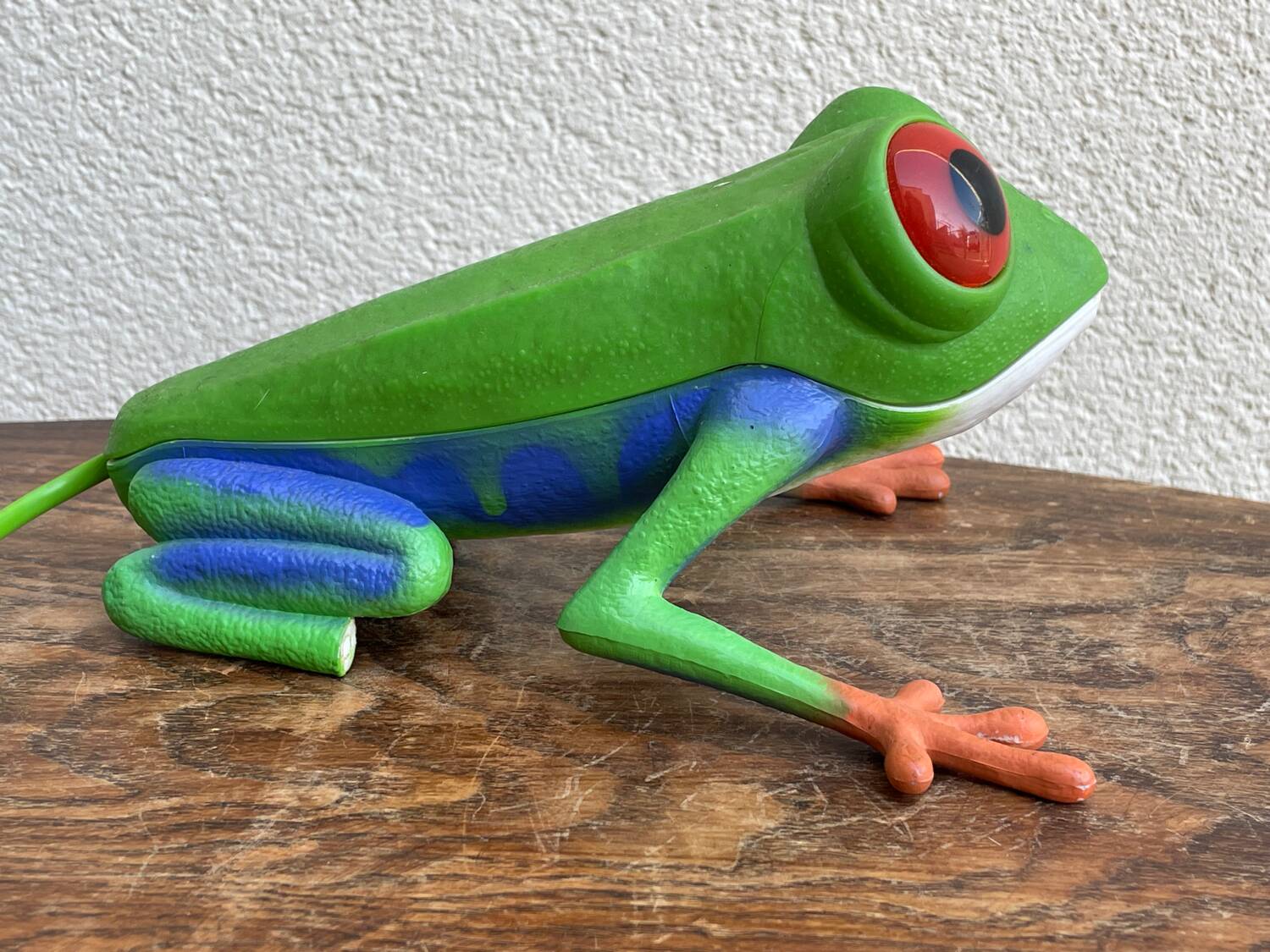 Vintage frog telephone