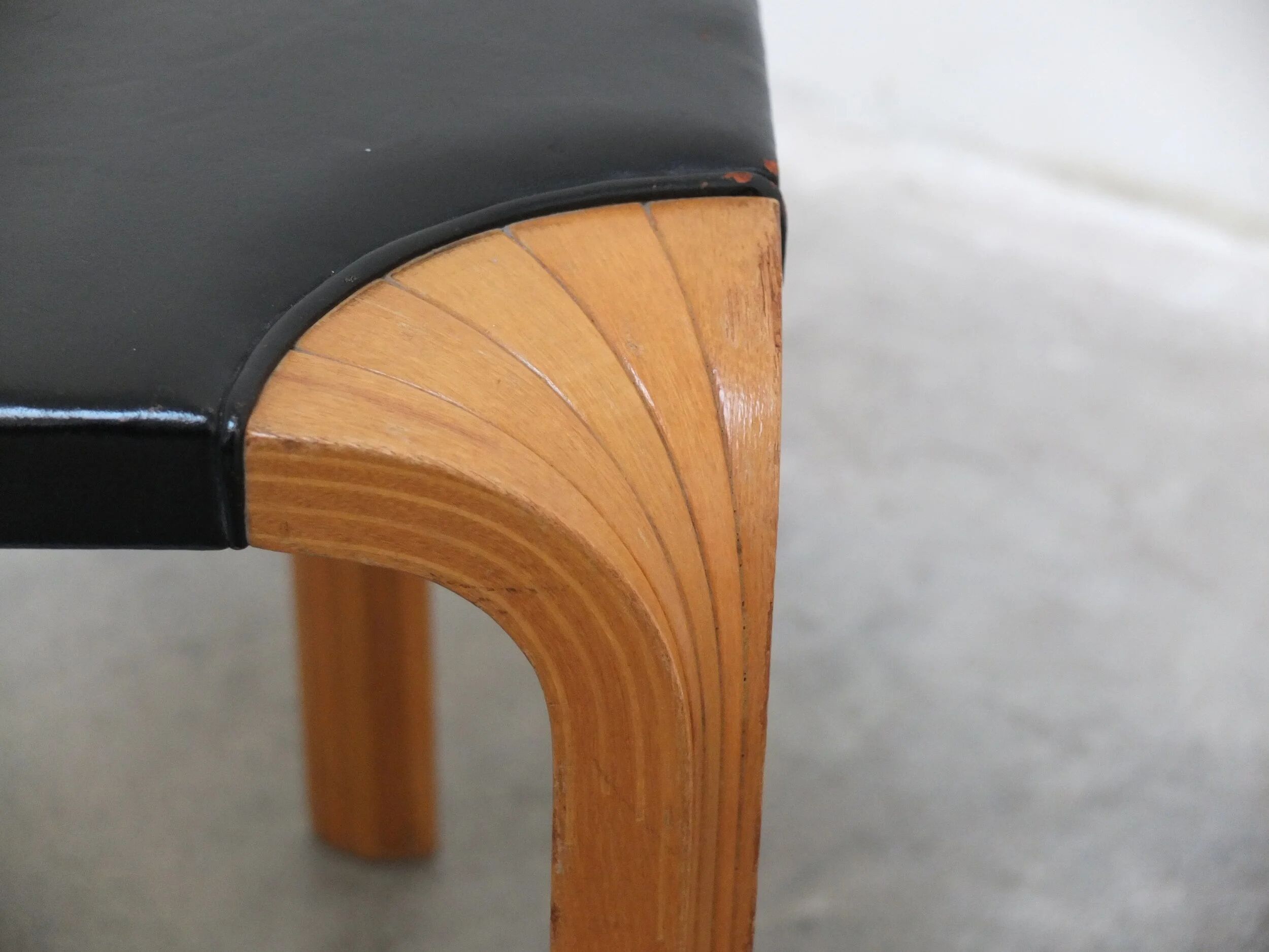 Important pair of 'X602' stools by Alvar Aalto for Artek, 1954