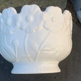 Pot cover in ceramic slurry glazed white floral pattern