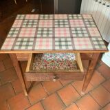 Petite table ferme