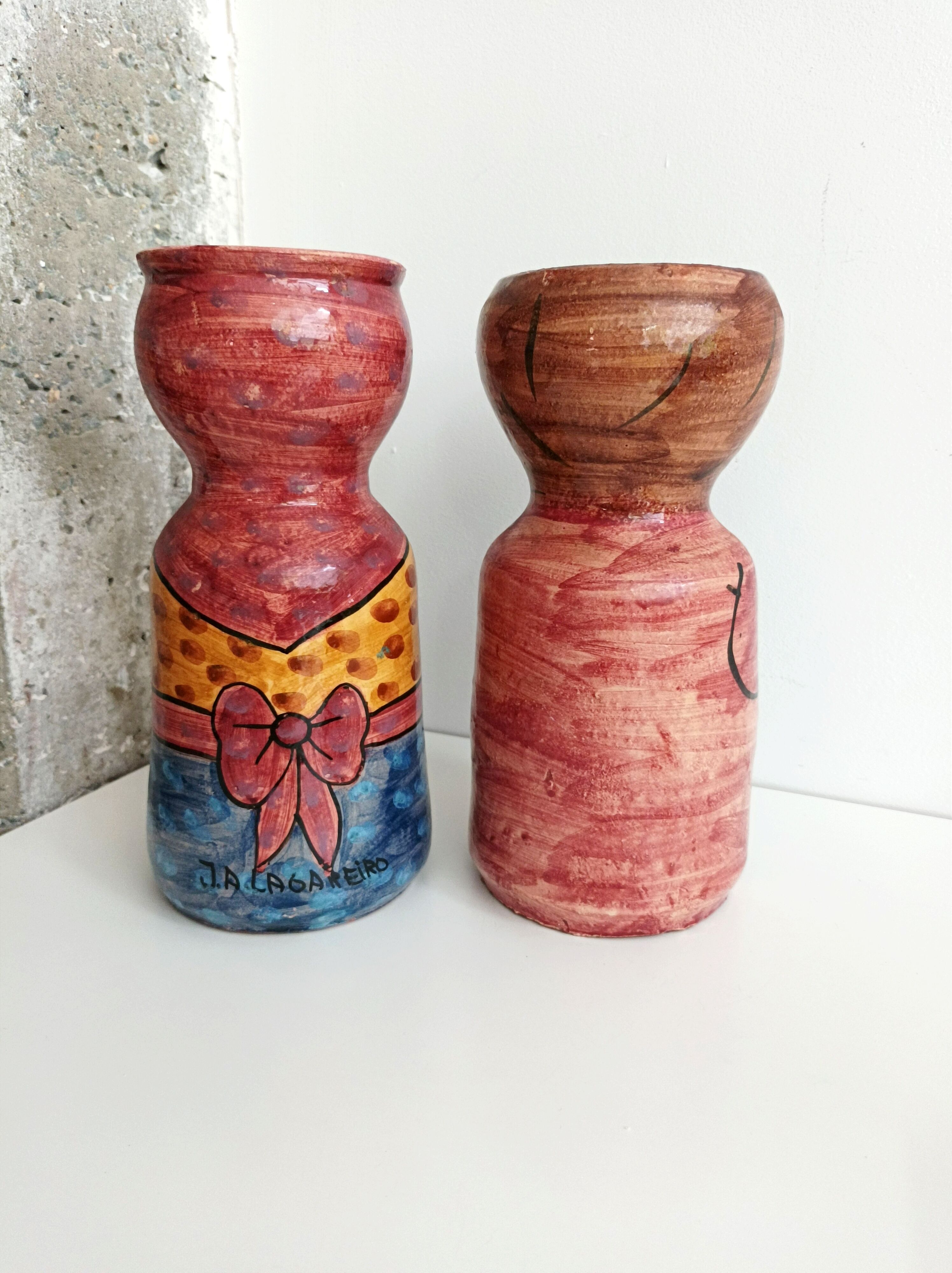 Pair of large terracotta pots signed, Portugal 80s