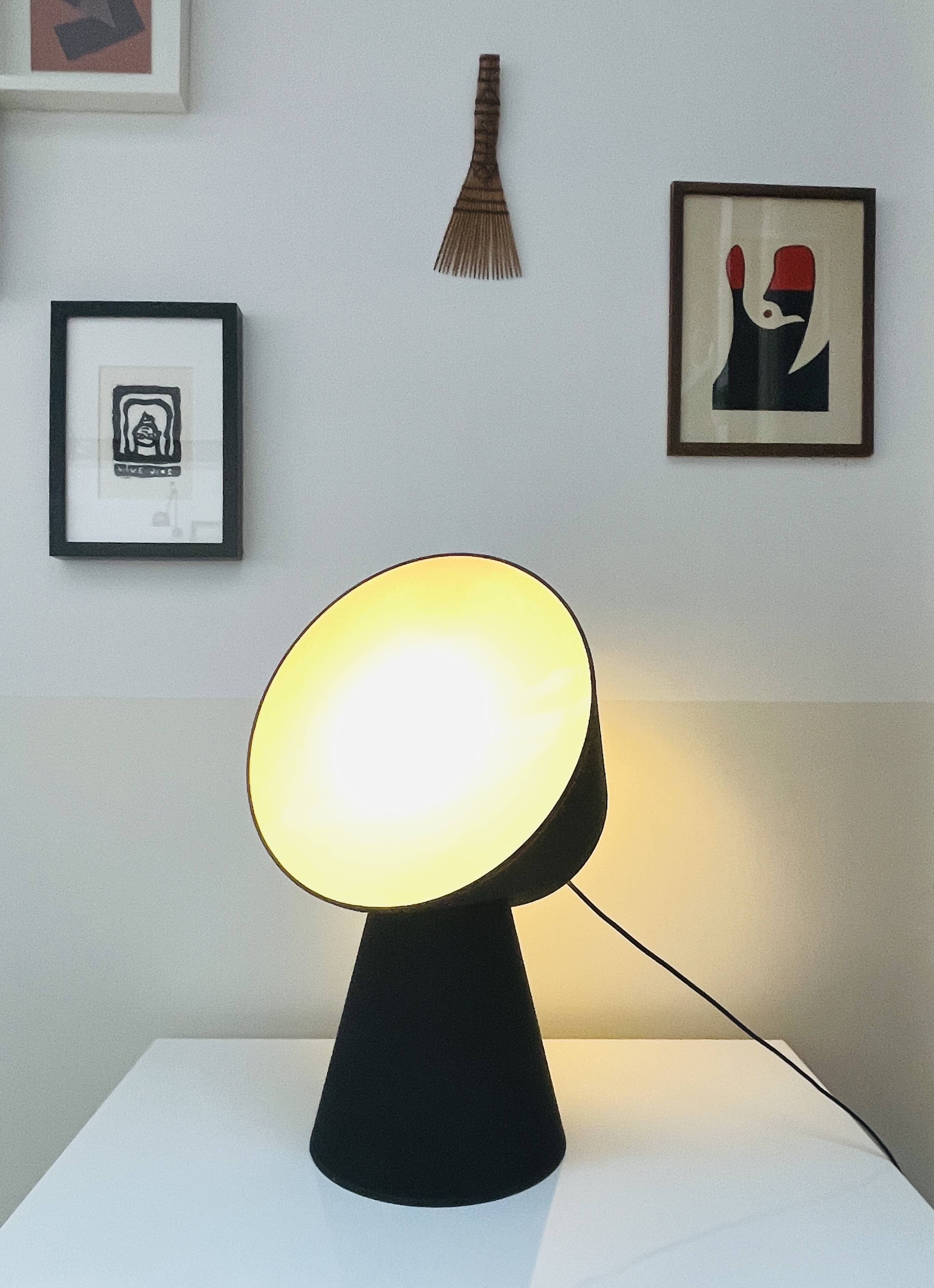 Sculptural black table lamp – Italian design spirit / Habitat