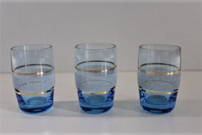 Vintage granite liqueur service