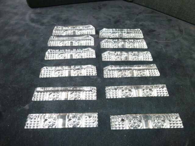 Box of 12 holders triangular lead crystal knives