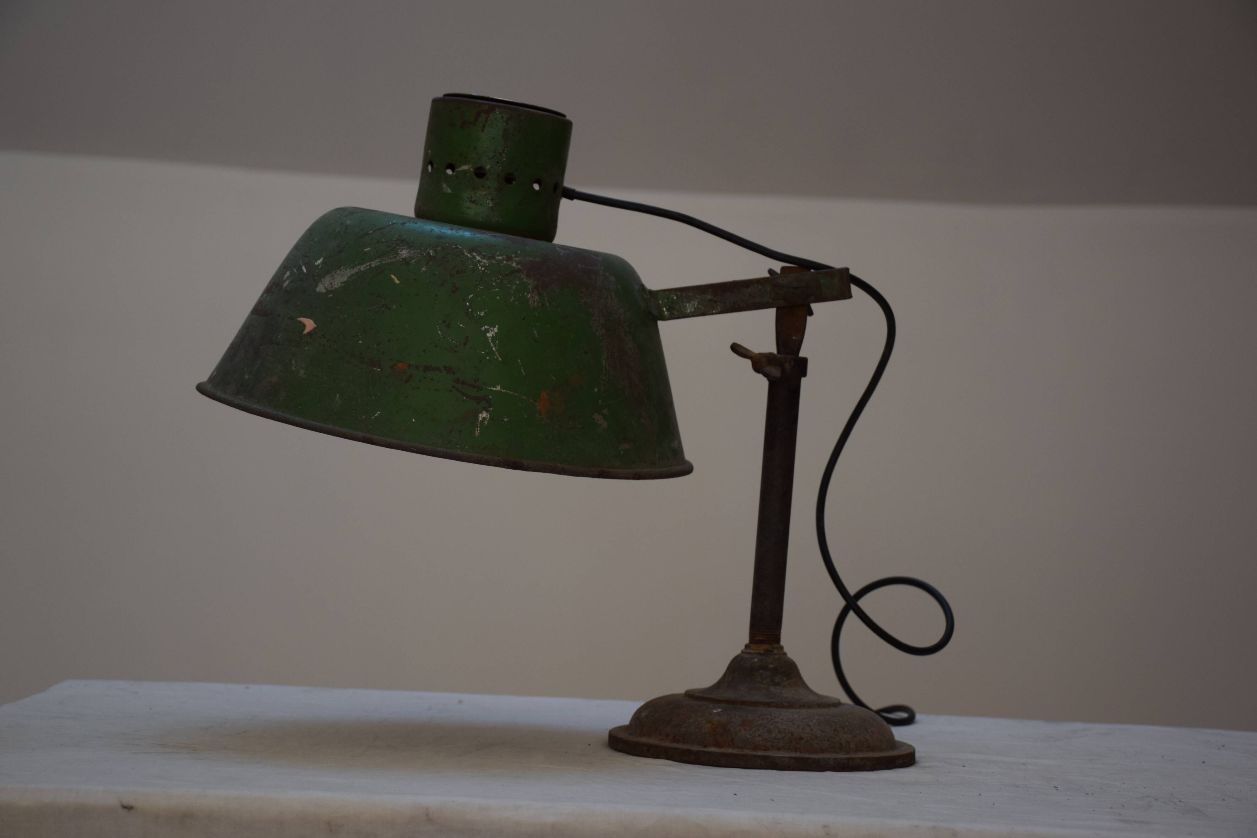 Green industrial lamp