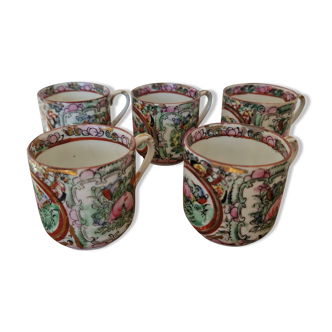 Set of 5 antique cups in Chinese porcelain