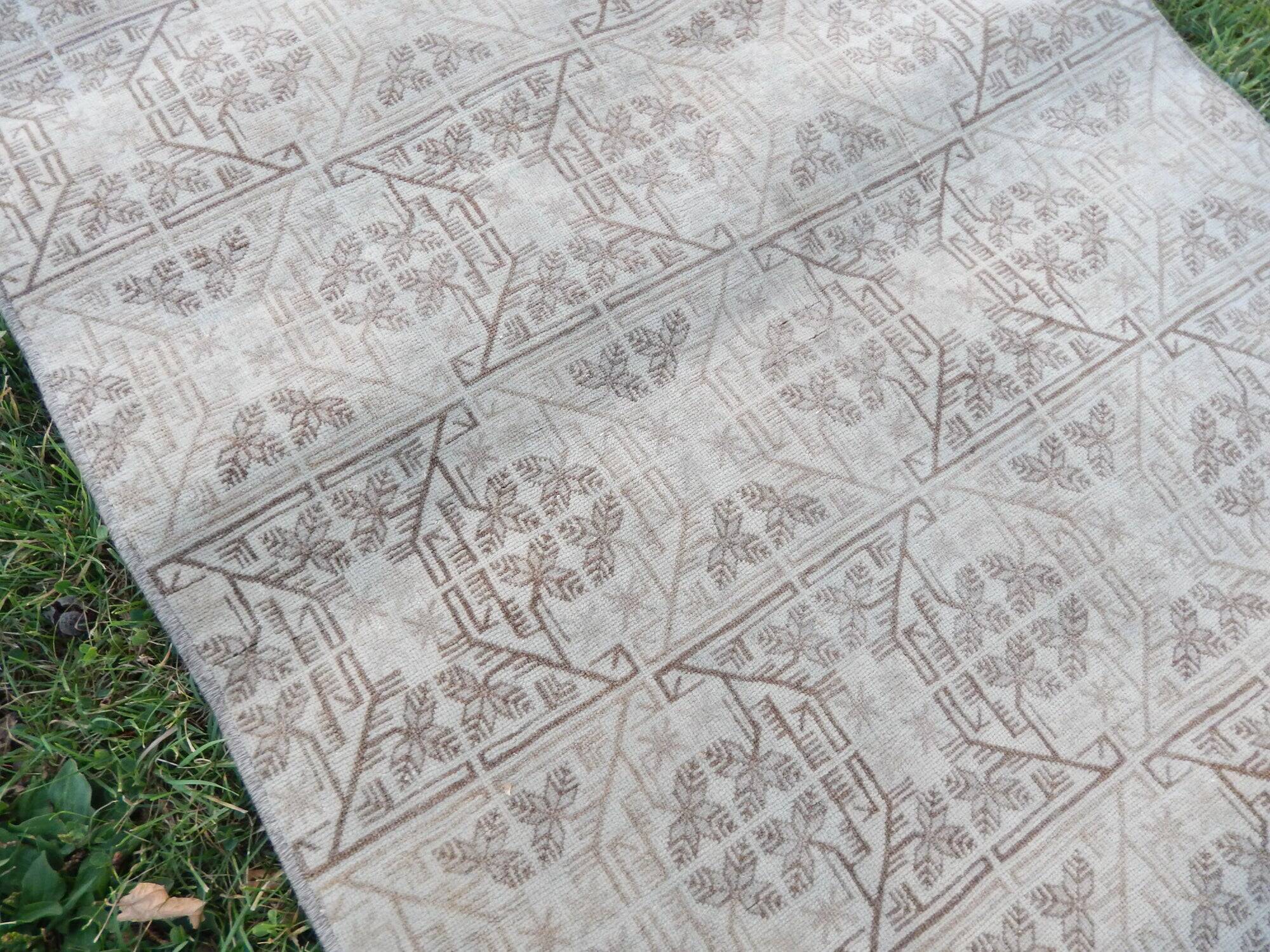 Vintage Turkish rug handmade 84x184 cm