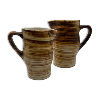 Set of two pitchers in sandstone moulin des loups