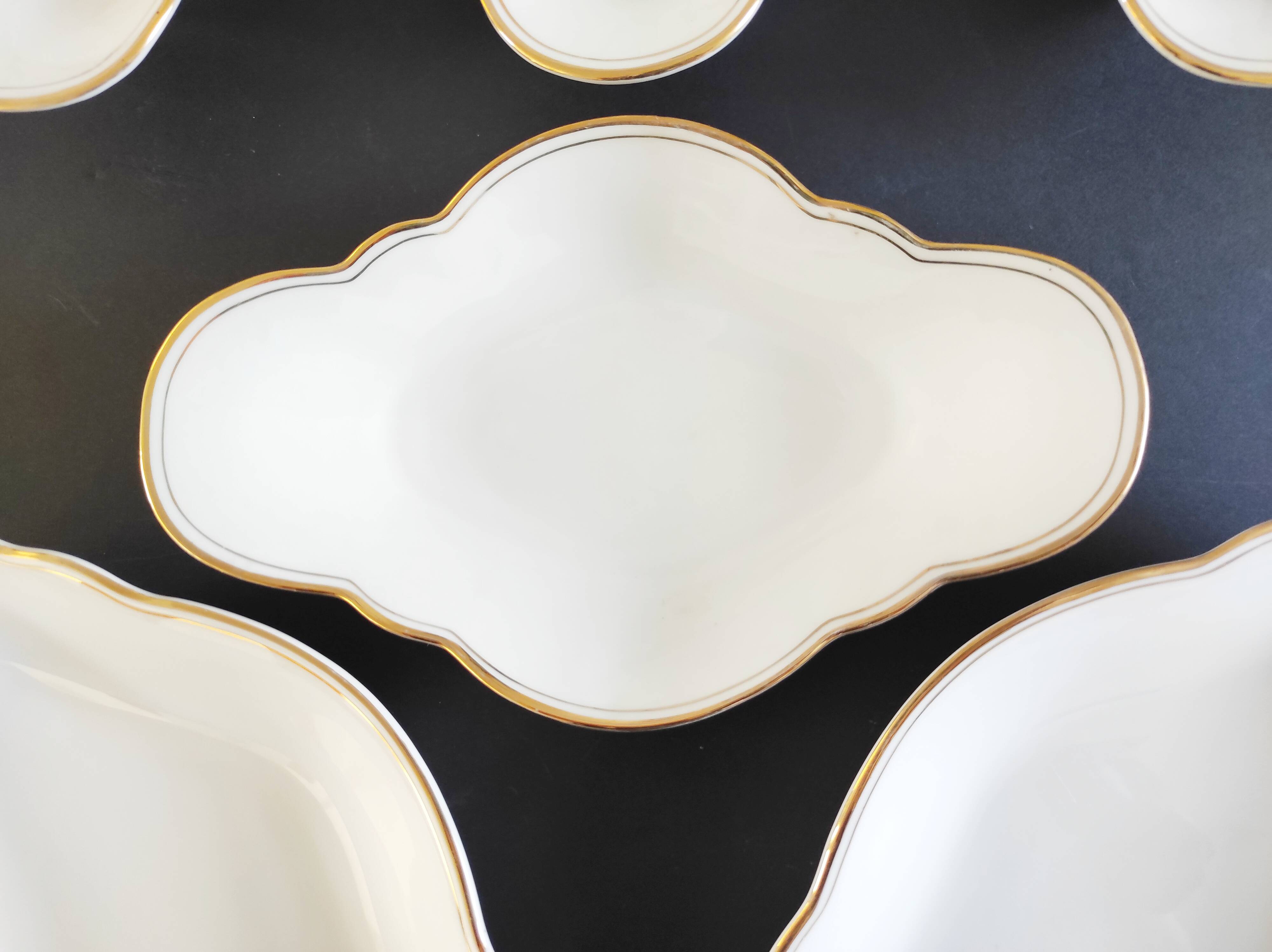 6 small German porcelain dishes