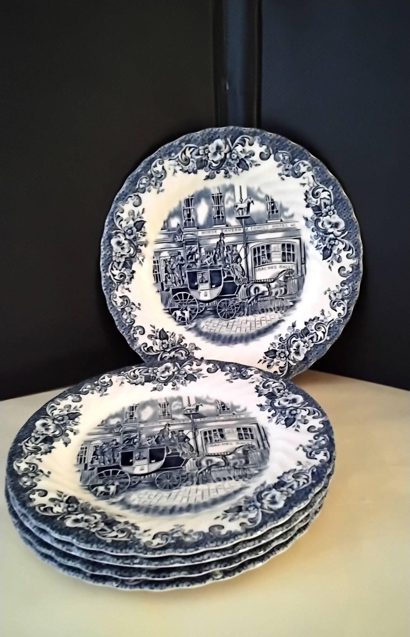 5 Assiettes à dessert en porcelaine Anglaise Johnson Bross