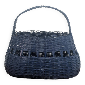 Panier en osier bleu