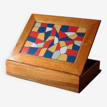 Boîte en bois décorée de mosaïque de style trencadís catalan