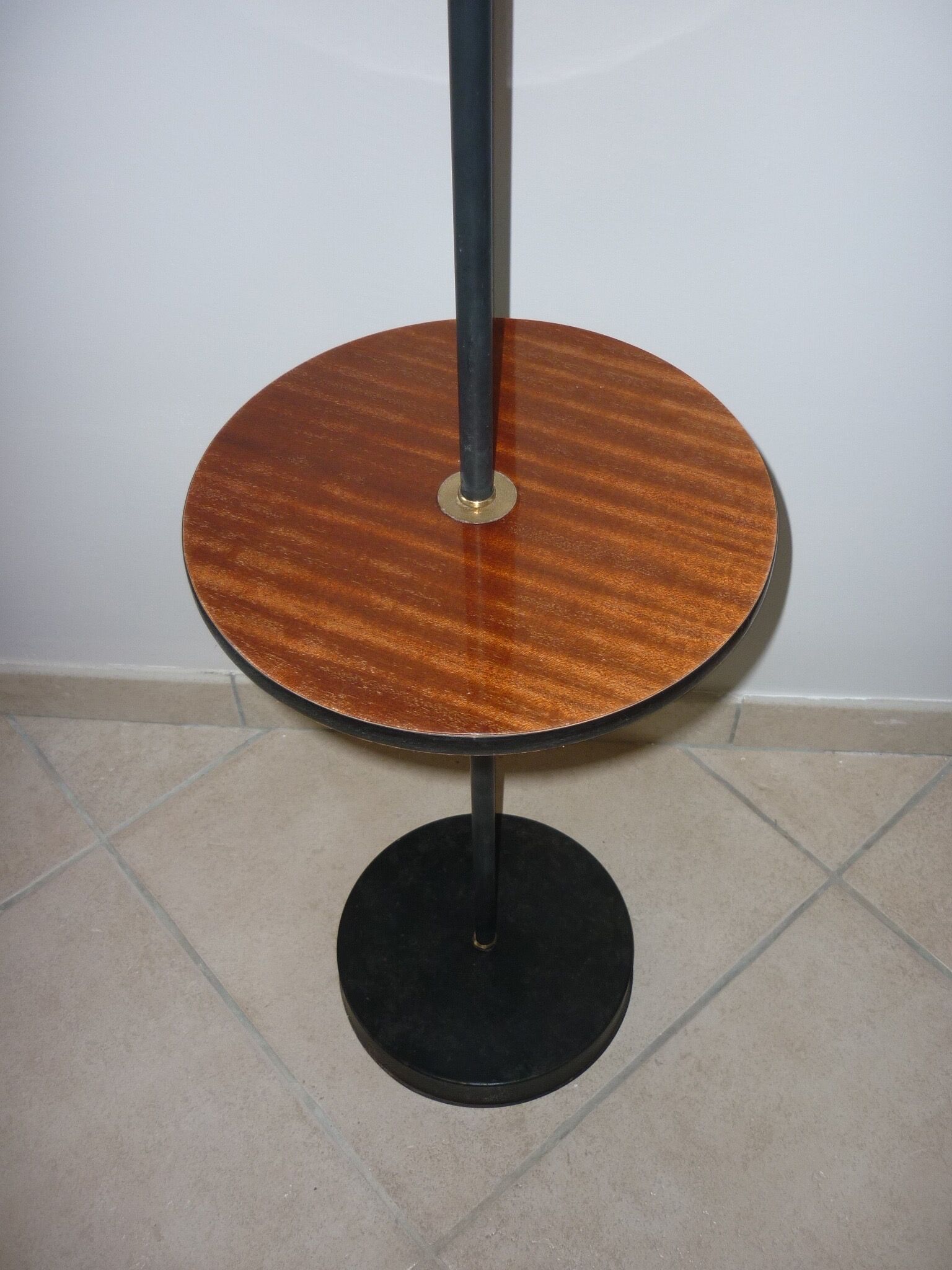 Lamppost with vintage formica tablet